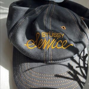 Stüssy hunter green Cap with Gold Embroidery